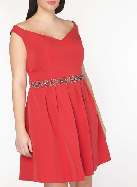 **Showcase Curve 'Victoria' Red Prom Dress